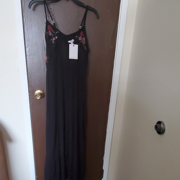 FOURTEENTH PLACE DRESS - Picture 2 of 3